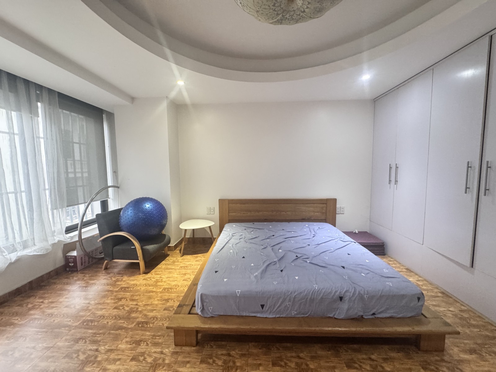 Bán nhà Làng Việt Kiều Châu Âu ô tô tránh vỉa hè rộng kinh doanh đẹp dt 155m 5t mt 10m giá 33,9 tỷ - Ảnh 1